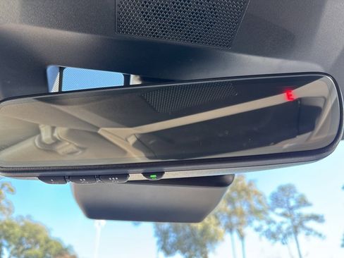 Used 2024 Subaru Ascent Premium w/ Convenience Package image 18