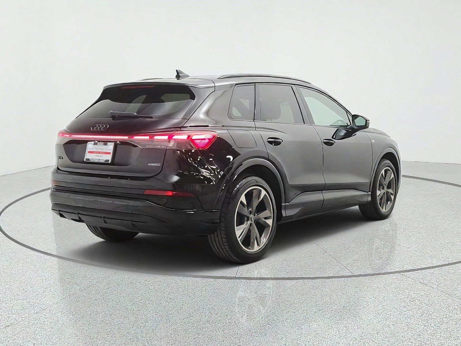 Used 2024 Audi Q4 e-tron Premium Plus w/ Premium Plus AWD/4WD image 5