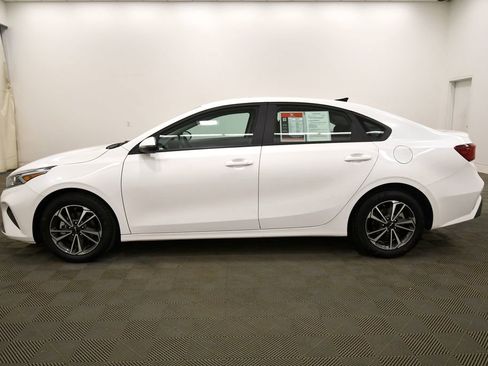 Certified 2024 Kia Forte LXS w/ LXS Technology Package FWD image 4