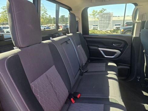Used 2024 Nissan Titan SV w/ SV Convenience Package image 21