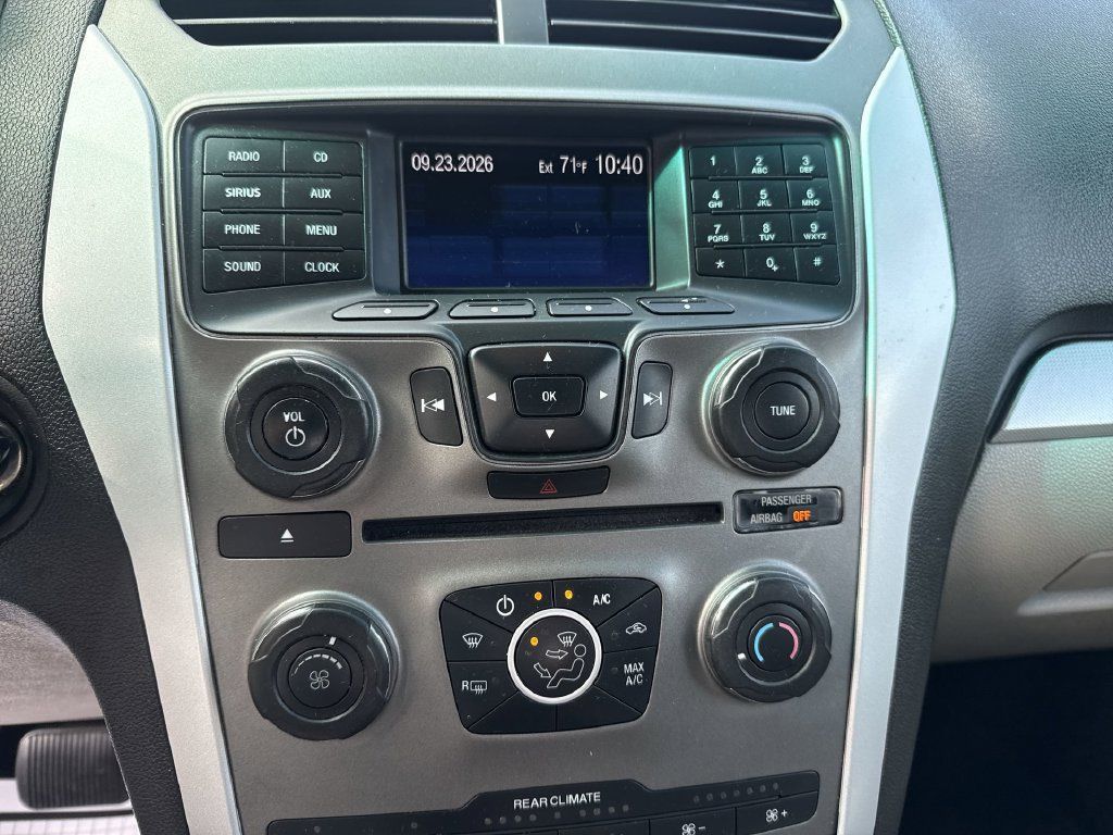 Used 2014 Ford Explorer XLT AWD/4WD image 13