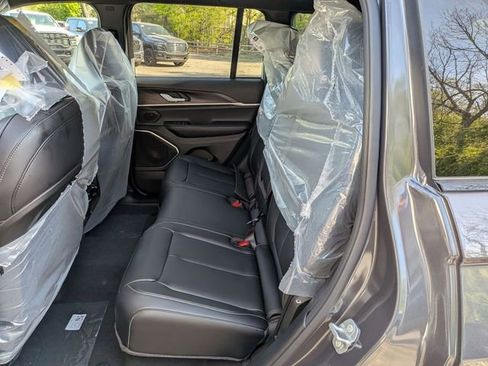 New 2026 Jeep Grand Cherokee Limited AWD/4WD image 13