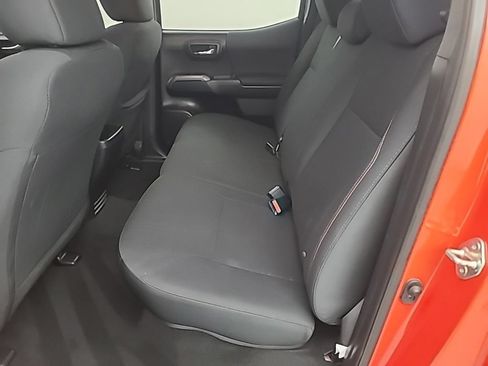 Used 2018 Toyota Tacoma TRD Sport w/ Technology Package AWD/4WD image 21