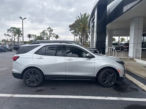 Certified 2022 Chevrolet Equinox RS w/ RS Leather Package image 3