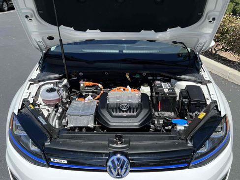 Used 2015 Volkswagen e-Golf SEL Premium image 18