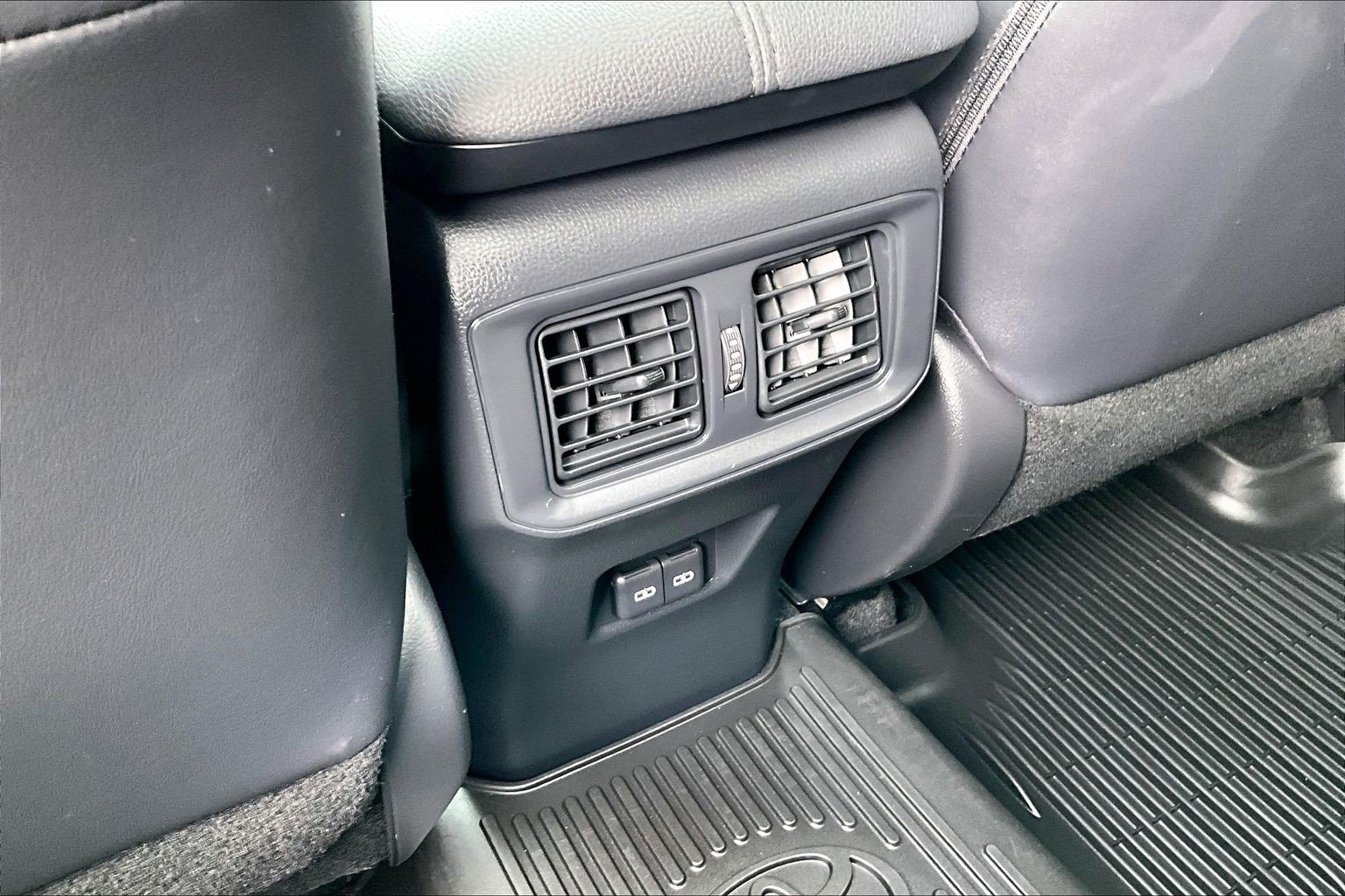 Used 2023 Toyota RAV4 XSE AWD/4WD image 27