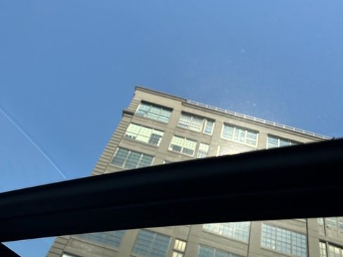 Certified 2025 Volvo XC90 B5 Plus image 32