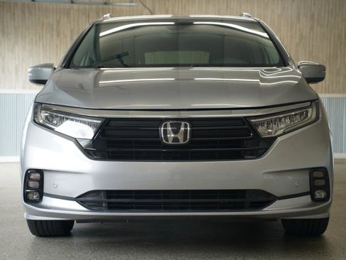 Used 2021 Honda Odyssey Touring image 3