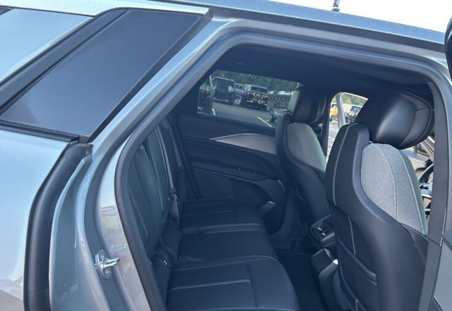 Used 2024 Cadillac Lyriq Tech AWD/4WD image 8