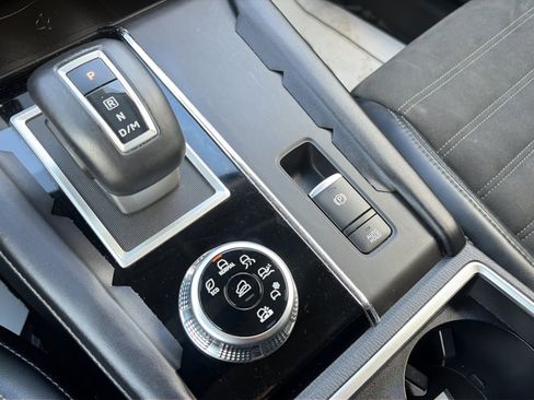 Used 2022 Mitsubishi Outlander SE AWD/4WD image 16