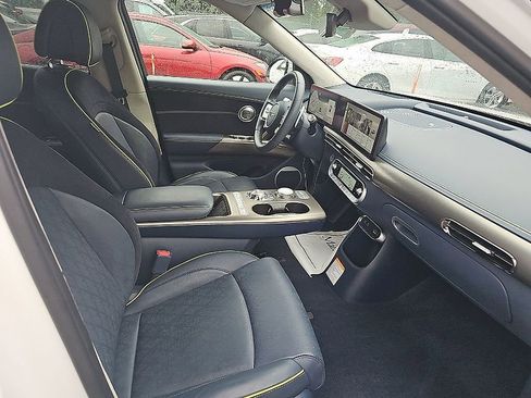 Used 2024 Genesis GV60 Performance image 9