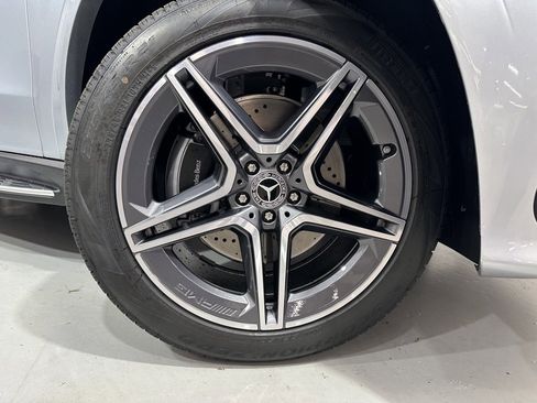 New 2026 Mercedes-Benz GLS 450 4MATIC image 9