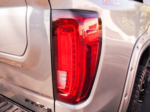 Used 2023 GMC Sierra 1500 AT4 w/ AT4 Premium Package AWD/4WD image 37