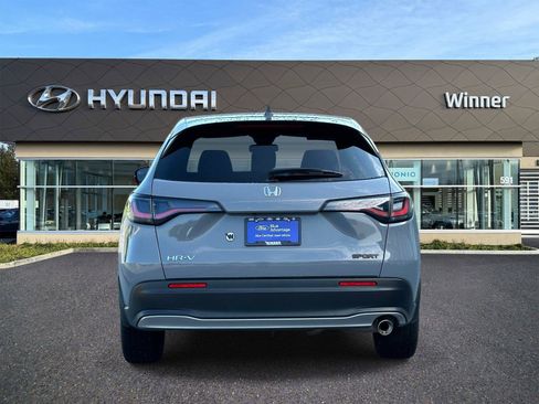 Used 2024 Honda HR-V Sport image 3