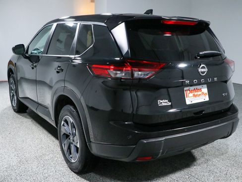 Used 2024 Nissan Rogue SV FWD image 9