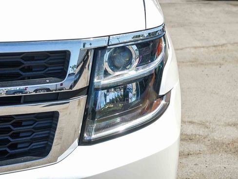 Used 2018 Chevrolet Suburban LT w/ Max Trailering Package AWD/4WD image 8