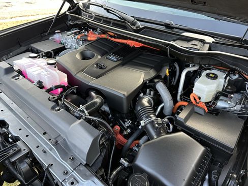 Used 2025 Toyota Tundra Limited w/ TRD Off-Road Package image 21