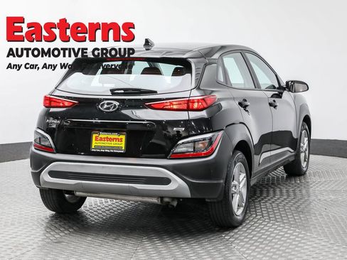 Used 2022 Hyundai Kona SE w/ Winter Weather Package image 5