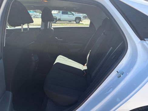 Used 2025 Hyundai Elantra SEL image 25