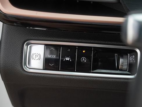 Used 2025 Buick Envision Sport Touring AWD/4WD image 22