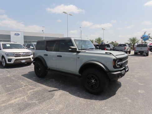 Used 2023 Ford Bronco Wildtrak AWD/4WD image 7
