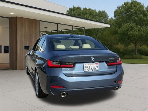 Used 2025 BMW 330i Sedan w/ Convenience Package image 11
