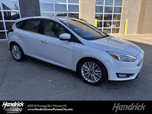 Used 2016 Ford Focus Titanium w/ Titanium Technology Package image 1
