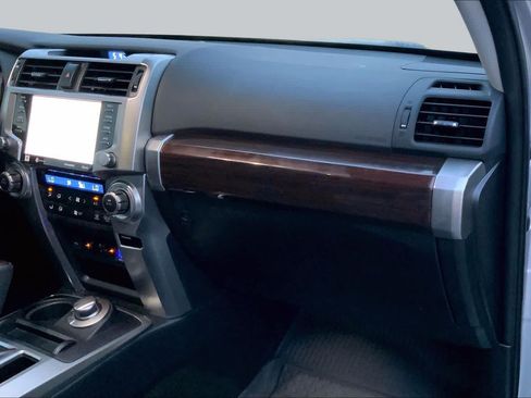 Used 2024 Toyota 4Runner Limited AWD/4WD image 18