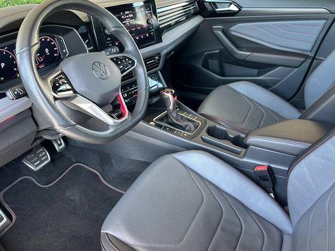 Used 2025 Volkswagen Jetta GLI Autobahn FWD image 10