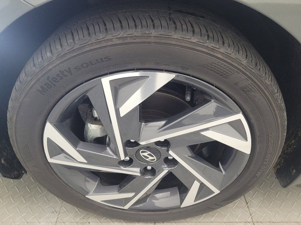 Used 2025 Hyundai Elantra Sport FWD image 31