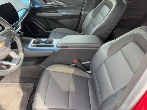 Certified 2025 Chevrolet Equinox EV LT w/ Convenience Package FWD image 8