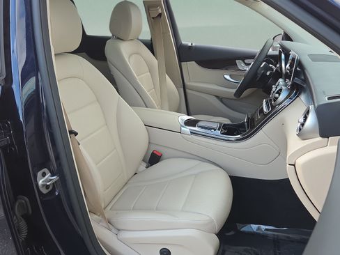 Used 2022 Mercedes-Benz GLC 300 image 18