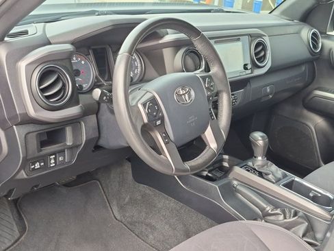 Used 2019 Toyota Tacoma TRD Off-Road w/ Technology Package RWD image 10