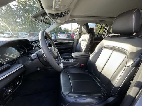 Used 2023 Jeep Grand Cherokee 4WD 4xe w/ Luxury Tech Group II image 15