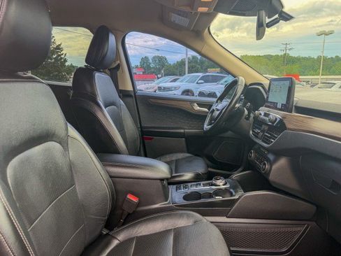 Used 2020 Ford Escape Titanium AWD/4WD image 22