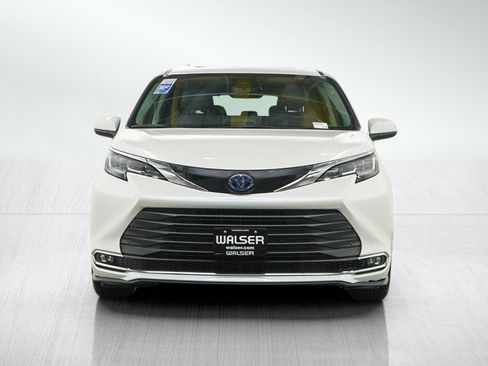 Used 2021 Toyota Sienna XLE AWD/4WD image 8
