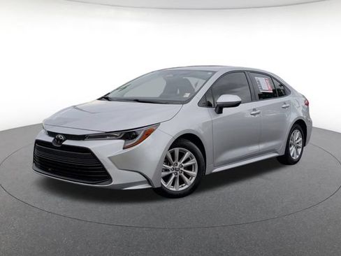 Used 2023 Toyota Corolla LE w/ LE Convenience Package FWD image 1