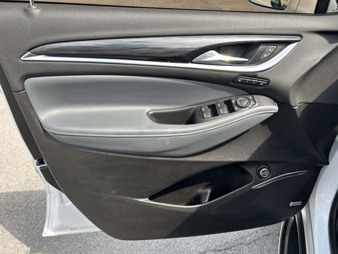 Used 2018 Buick Enclave Premium w/ Experience Buick Package FWD image 30