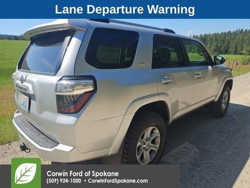 Used 2021 Toyota 4Runner SR5 AWD/4WD image 3