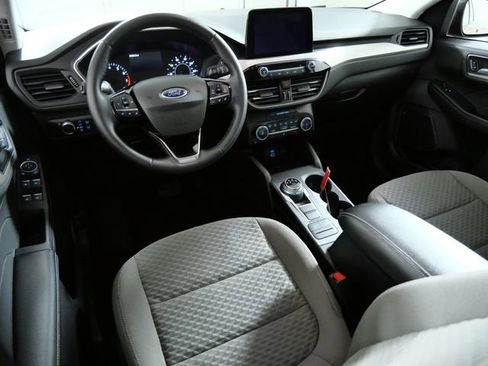 Certified 2022 Ford Escape SE w/ Cold Weather Package AWD/4WD image 4