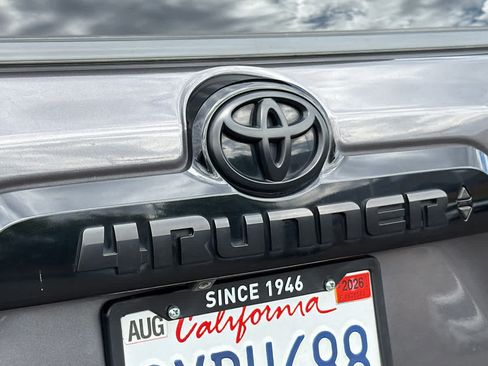 Used 2021 Toyota 4Runner Venture w/ Moonroof Package AWD/4WD image 28