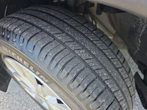 Used 2018 Nissan Rogue S AWD/4WD image 10