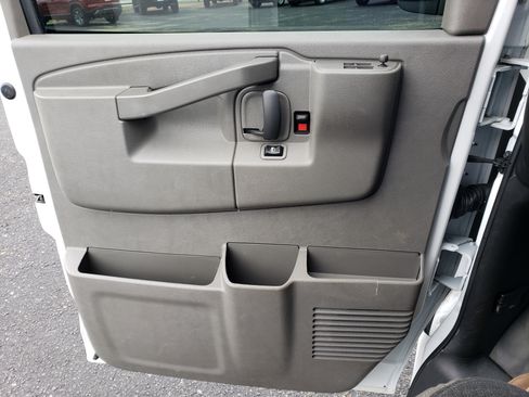 Used 2021 Chevrolet Express 2500 CARGO Full-size Cargo Van w/ Driver Convenience Package image 13