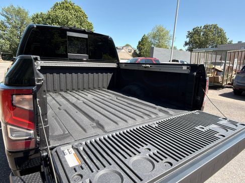 Used 2024 Nissan Titan PRO-4X w/ Pro-4x Convenience Package image 24