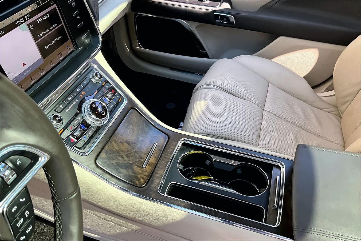 Used 2017 Lincoln Continental Reserve w/ Climate Package FWD image 17