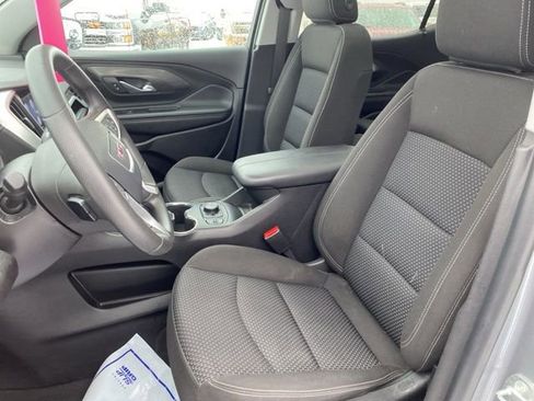Used 2023 GMC Terrain SLE w/ Driver Convenience Package image 18