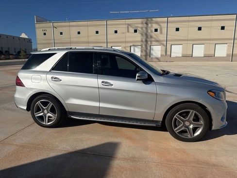 Used 2016 Mercedes-Benz GLE 400 4MATIC image 3