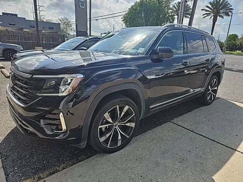 Used 2024 Volkswagen Atlas SEL Premium R-Line image 8