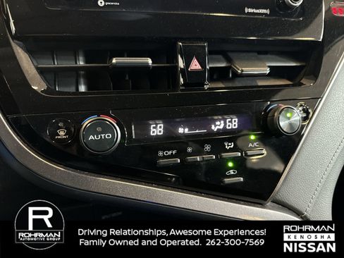 Used 2024 Toyota Camry SE image 9