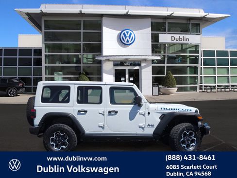 Used 2023 Jeep Wrangler Unlimited Rubicon 4xe w/ Cold Weather Group AWD/4WD image 3